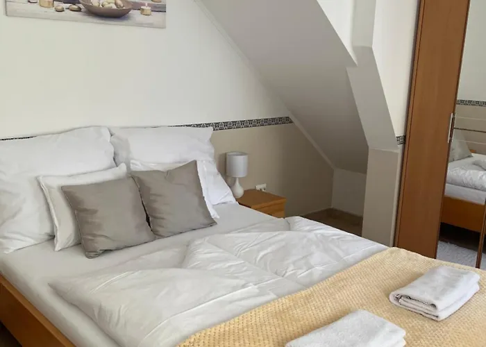 Reka Apartmanhaz